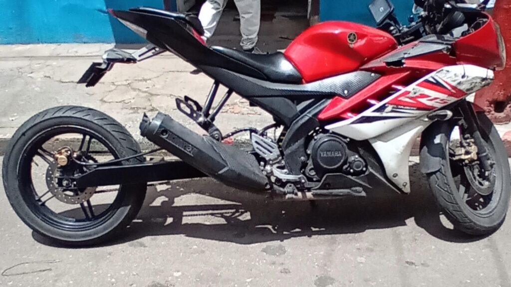 Yamaha r15 personalizada