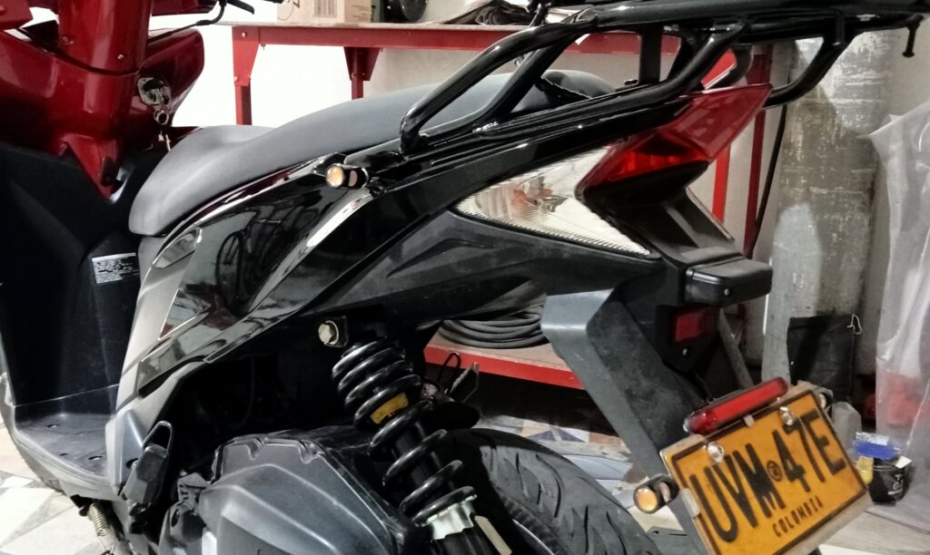 instalación de monoshock moto