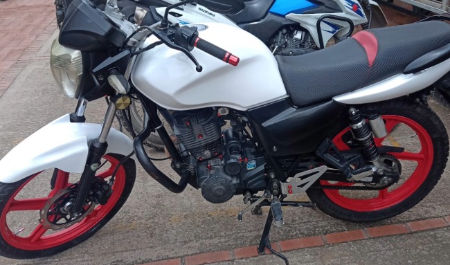 taller de motos akt modificadas