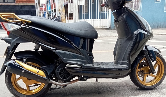 reparación de piezas plásticas moto