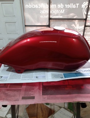 pintura de tanque moto Suzuki
